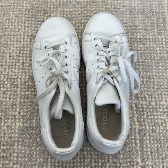 Adidas Stan Smith Shoes - Picture 2 of 5